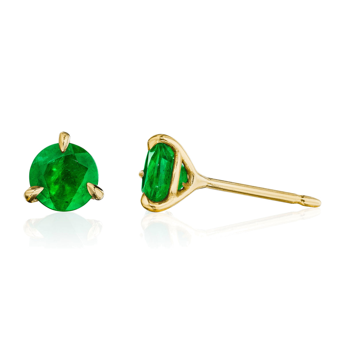 Round Colombian emerald stud earrings, 0.50 carat each, in 18k yellow gold, side view