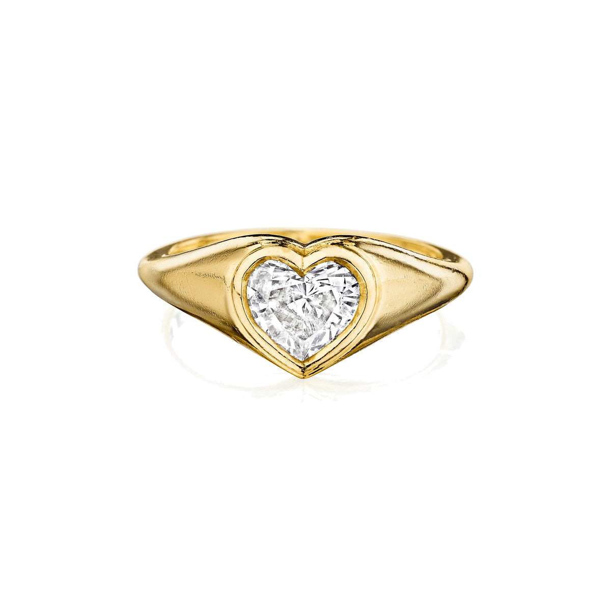 Heart shape diamond ring in 18k yellow gold
